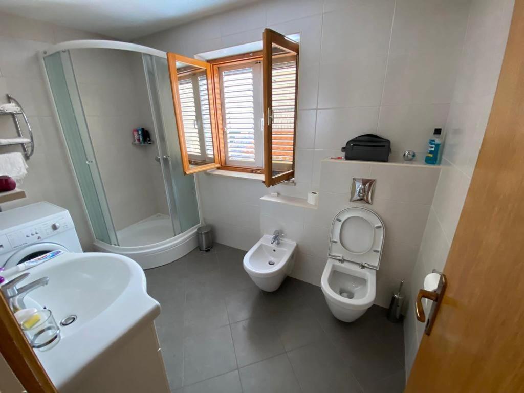 Altea Holidey Home With Jacuzzi And Free Parking ماكارسكا المظهر الخارجي الصورة